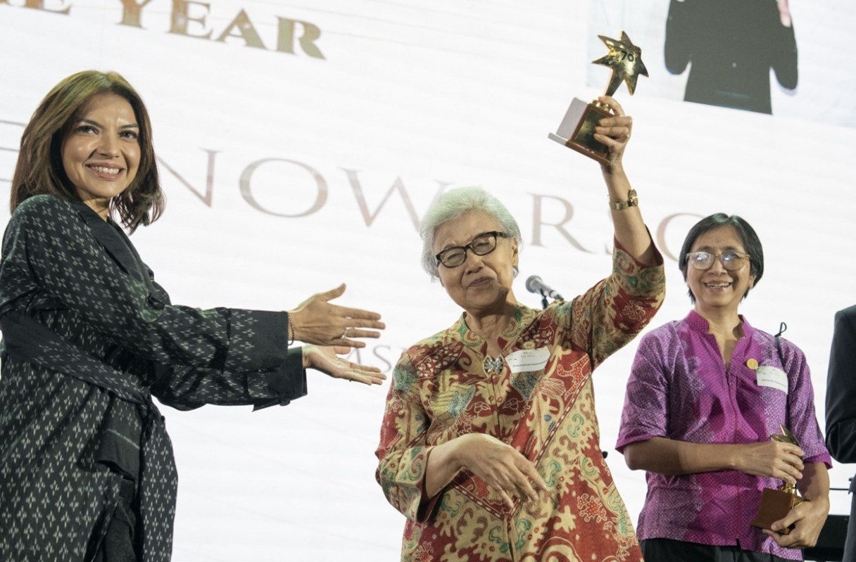 Pemenang Alumni of the Year Award 2023, Koesmarihati Koesnowarso, seorang penerima Colombo Plan, memiliki peran penting dalam ekspansi jaringan telekomunikasi di Indonesia.